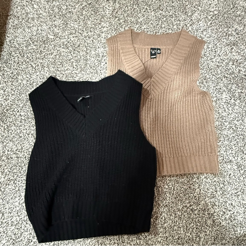 Windsor Sleeveless V-Neck Sweater Vests in Black & Taupe